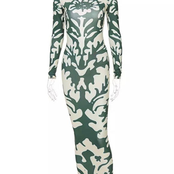 Perfect for anything Dress 👗 Large. - Picture 2 of 4